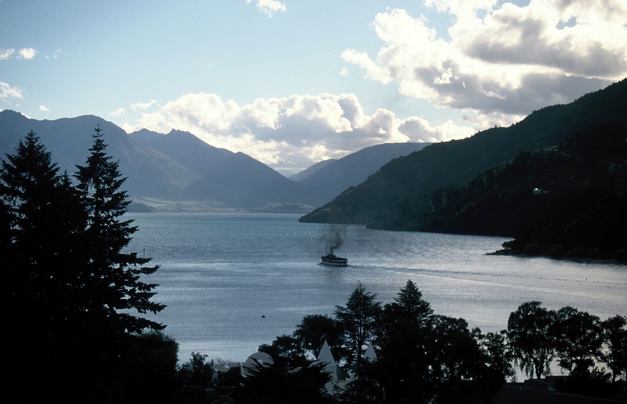 FIORDLAND.  MILFORD SOUND.JPG