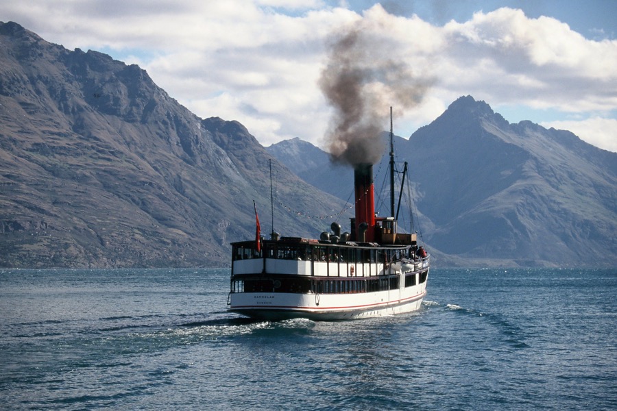 MILFORD SOUND..STEAM BOAT EARNSLAW.JPG