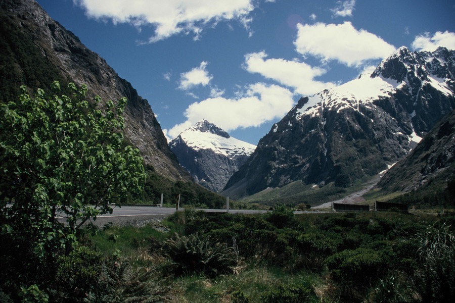 QUEENSTOWN   TO  MILFORD SOUND BY ROAD.JPG