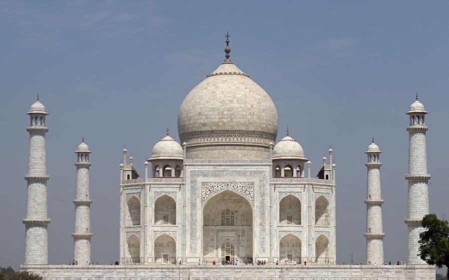 AGRA.                 TAJ   MAHAL with 4 Minarets.JPG