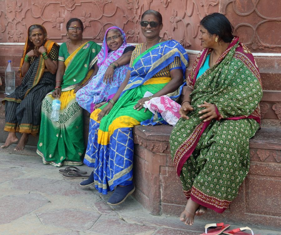 VISITORS AT TAJ.JPG