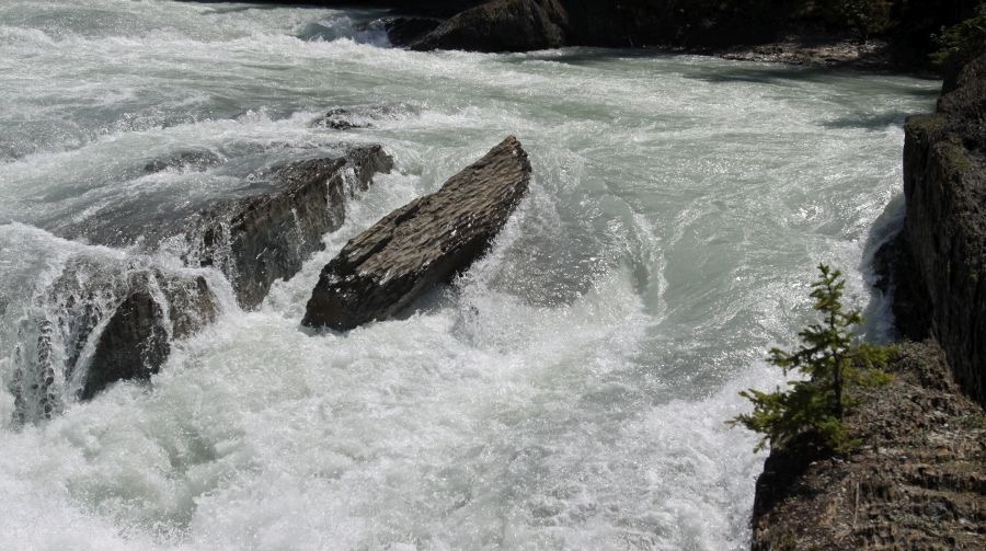 KICKING  HORSE .RIVER  RAPIDS. YOHO   N.P..jpg