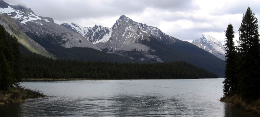 MALIGNE   .LAKE  .JASPER N.P. ALBERTA.jpg