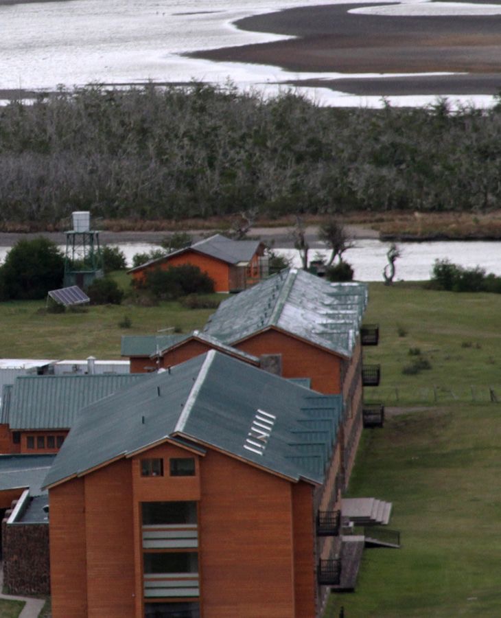 TORRESdelPAINE.. Rio Serrano and  Hotel.jpg